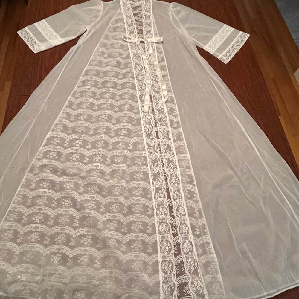 Elegant White Lace Nightgown Set XS Petite. Boutique custom fit. Vintage 1983! - Picture 5 of 7